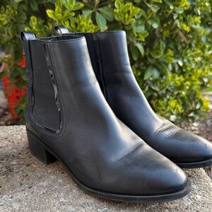 Steve Madden Classic Women's Black Leather Chelsea Ankle Boots